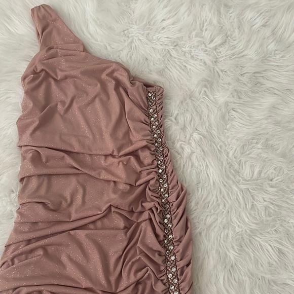 Paper Doll one shoulder mini dress size medium pink with gold shimmer - Picture 3 of 11